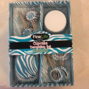 Cupcake decorating set